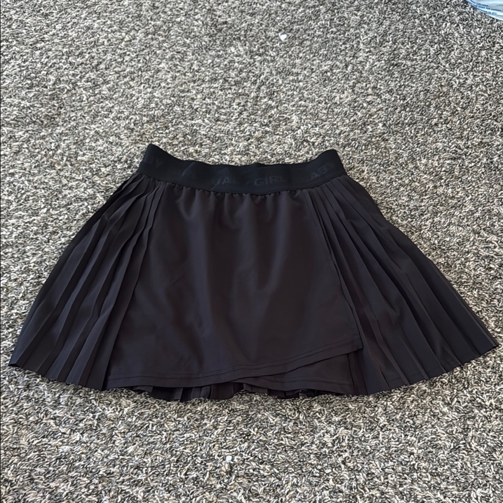 Black pleated skirt
